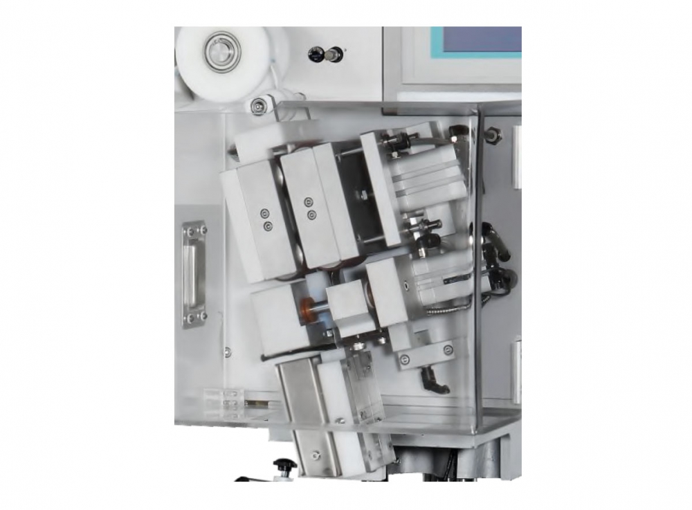 Pouch Desiccant Cutting and Dispensing Mechanism