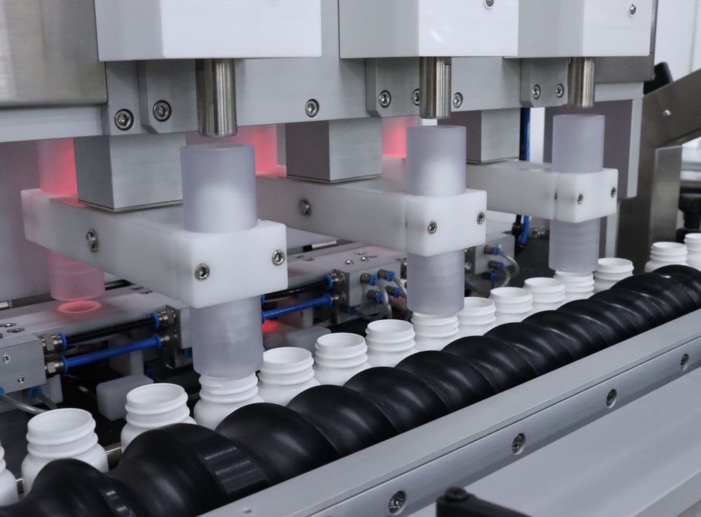 Two-way insertion turret: 3 stations